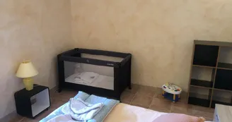 Gite de La Roche commune de Saint Priest Taurion en Haute-Vienne - chambre 2 en version avec lit bébé_15 Gite de La Roche commune de Saint Priest Taurion en Haute-Vienne - chambre 2 en version avec lit bébé_15
