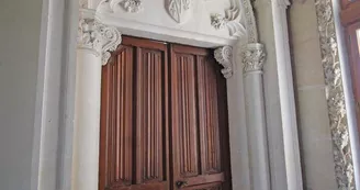 Château de Bort à Saint Priest Taurion en Haute-Vienne (Nouvelle Aquitaine)- Porte du couloir vers les chambres d'hôtes_18