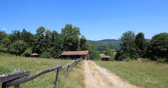 Gîte "La Côte" à Ambazac en Haute Vienne, l'arrivée par la piste_2