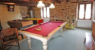 Gite "La Chaize" à Bersac Sur Rivalier  en Haute-Vienne (Limousin en Nouvelle Aquitaine)- salle de jeux au 1er étage dans annexe_13