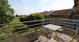 Balcon privé avec vue sur le jardin et la campagne limousine_23