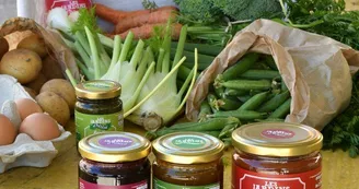 Repartez avec un beau panier de nos produits : légumes, petits fruits, conserves de légumes, confitures, coulis et jus sans oublier les oeufs !_25