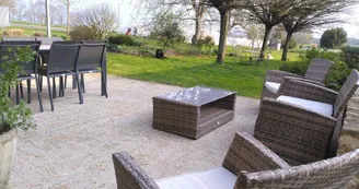 terrasse équipée avec vue sur le jardin d'agrément_5