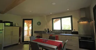 Gîte "3 ânes et un moulin" à Bessines sur Gartempe en Haute-Vienne (Nouvelle Aquitaine) - cuisine_14 Gîte "3 ânes et un moulin" à Bessines sur Gartempe en Haute-Vienne (Nouvelle Aquitaine) - cuisine_14