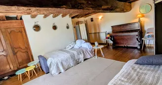 Gite "Lavaud" à Folles en Haute-Vienne (Nouvelle Aquitaine)- pallier étage, canapé peut faire lit_18
