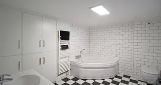 Chez Marie-Louise, gîte à Fromental en Haute-Vienne (Nouvelle Aquitaine)- salle d'eau avec wc au 1er étage_31