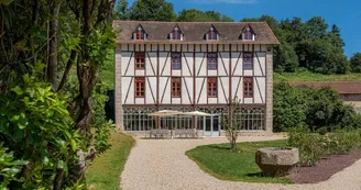 L'orangerie du Domaine du Vignau à La Jonchère-Saint-Maurice_2