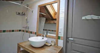 Gite "Chabanne" à Saint Sylvestre en Haute-Vienne (Nouvelle Aquitaine) - salle d'eau à l'étage_50 Gite "Chabanne" à Saint Sylvestre en Haute-Vienne (Nouvelle Aquitaine) - salle d'eau à l'étage_50