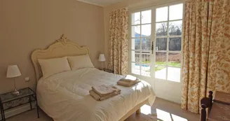 Gite Le Clos des Chênes à La Combe sur la commune de Thouron en Haute-Vienne (Nouvelle-Aquitaine) - chambre beige_19 Gite Le Clos des Chênes à La Combe sur la commune de Thouron en Haute-Vienne (Nouvelle-Aquitaine) - chambre beige_19