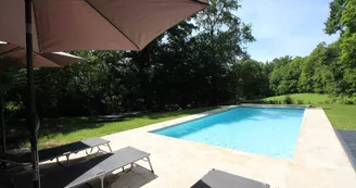 Gite Le Clos des Chênes à La Combe sur la commune de Thouron en Haute-Vienne (Nouvelle- Aquitaine) - la piscine_23