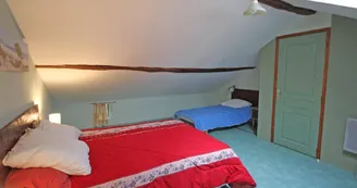 Gîte "Le Bourg" à Vaulry en Haute-Vienne (Nouvelle Aquitaine) - chambre du 2nd étage en comble_16 Gîte "Le Bourg" à Vaulry en Haute-Vienne (Nouvelle Aquitaine) - chambre du 2nd étage en comble_16