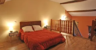 Gite"Le Bourg" à Vaulry en Haute-Vienne - chambre en mezzanine au dessus espace détente du 1er étage_15 Gite"Le Bourg" à Vaulry en Haute-Vienne - chambre en mezzanine au dessus espace détente du 1er étage_15