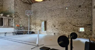 Les Granges du Tais à Ambazac en Haute-Vienne (Nouvelle Aquitaine) - Salle de sport avecgym, basket et mini tennis_7 Les Granges du Tais à Ambazac en Haute-Vienne (Nouvelle Aquitaine) - Salle de sport avecgym, basket et mini tennis_7