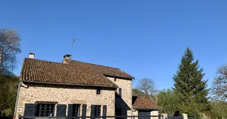 vacances-au-lac-de-saint-pardoux-gite-de-france-14-personnes-haute-vienne-exterieur-maison-de-vacances-france-02 vacances-au-lac-de-saint-pardoux-gite-de-france-14-personnes-haute-vienne-exterieur-maison-de-vacances-france-02