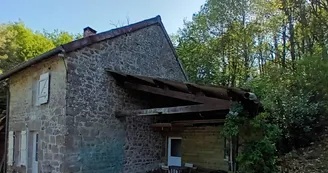 Maison en pierre typique du hameau Maison en pierre typique du hameau