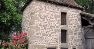 Maison Berry inscrite aux Monuments historiques sur le circuit de Silord à Razés_2